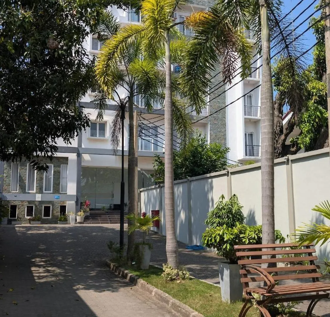Luxury Urban Living 3Br 360Rooftop Pool & Gym Negombo Apartment
