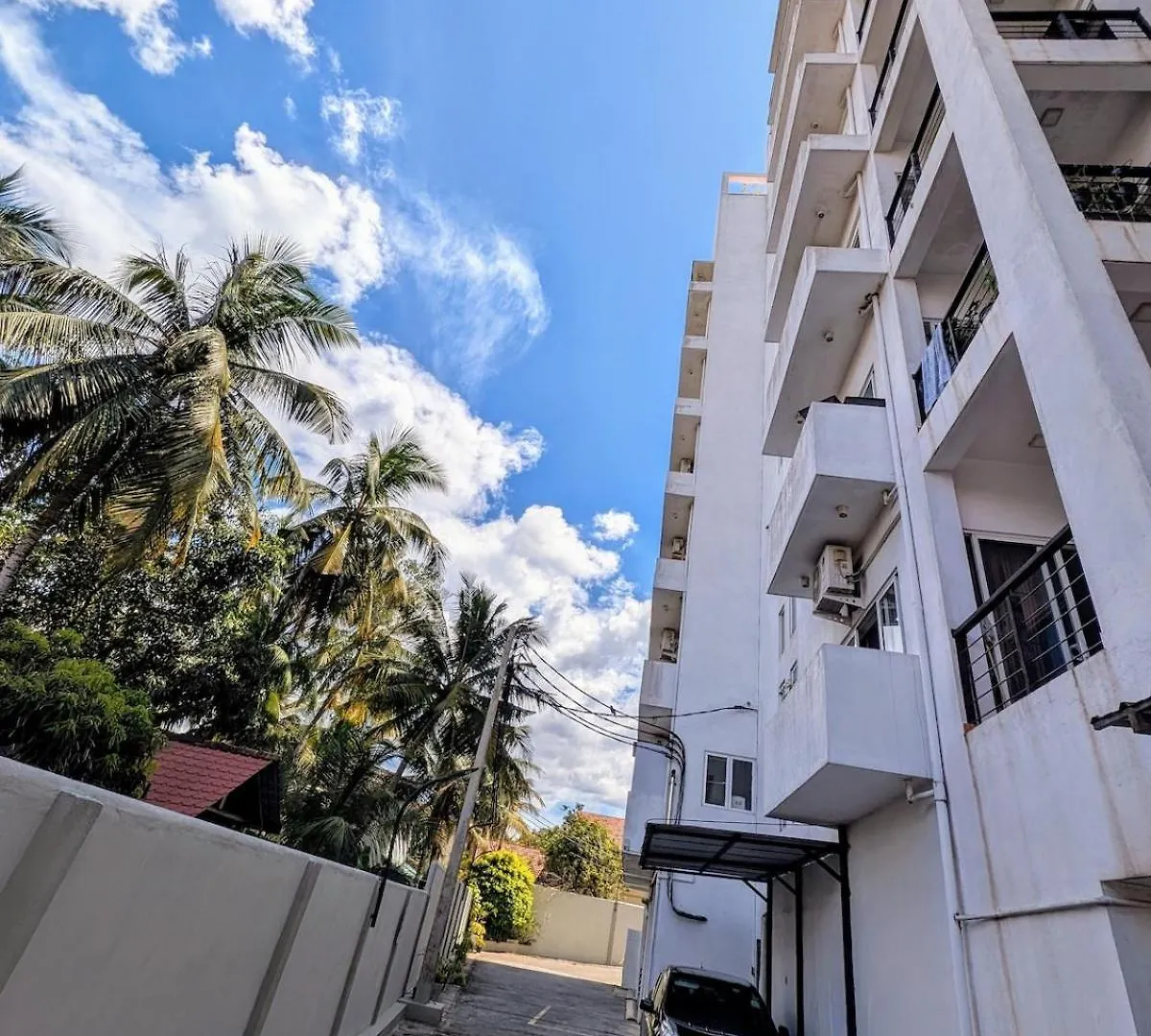 Luxury Urban Living 3Br 360Rooftop Pool & Gym Negombo