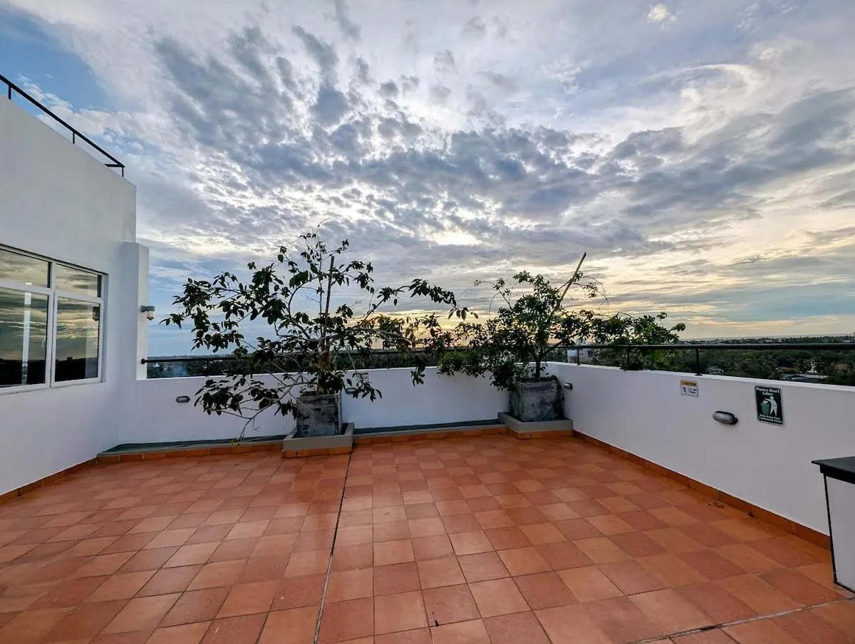 Luxury Urban Living 3Br 360Rooftop Pool & Gym Negombo Apartment