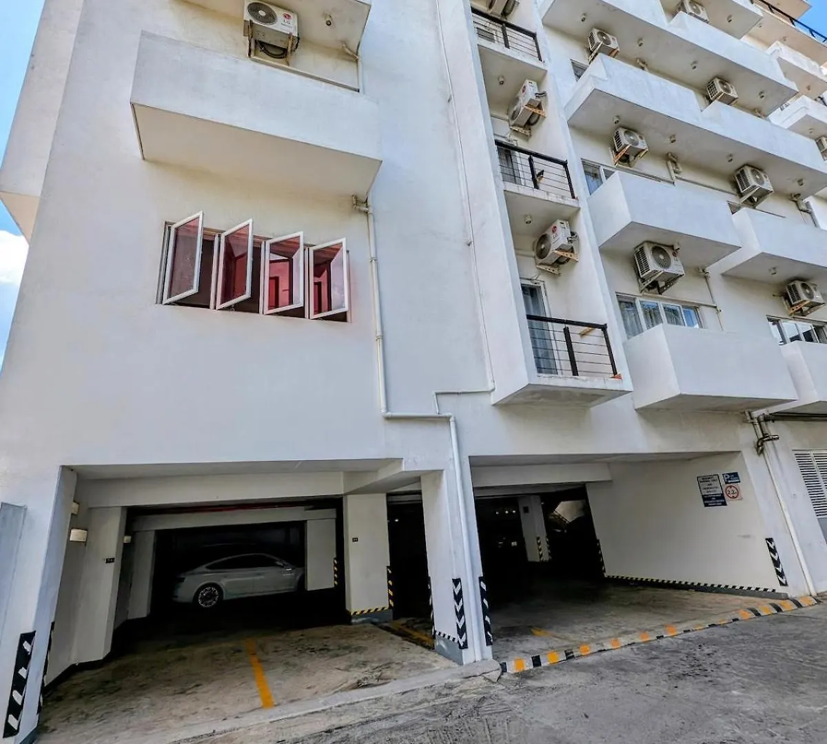 Luxury Urban Living 3Br 360Rooftop Pool & Gym Negombo