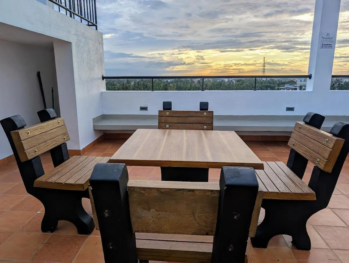 Luxury Urban Living 3Br 360Rooftop Pool & Gym Negombo Apartment