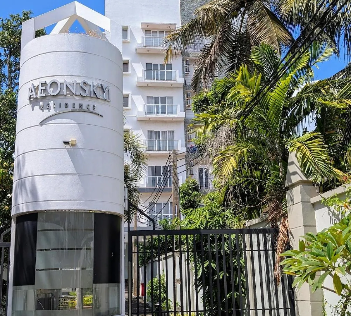 Luxury Urban Living 3Br 360Rooftop Pool & Gym Negombo Apartment