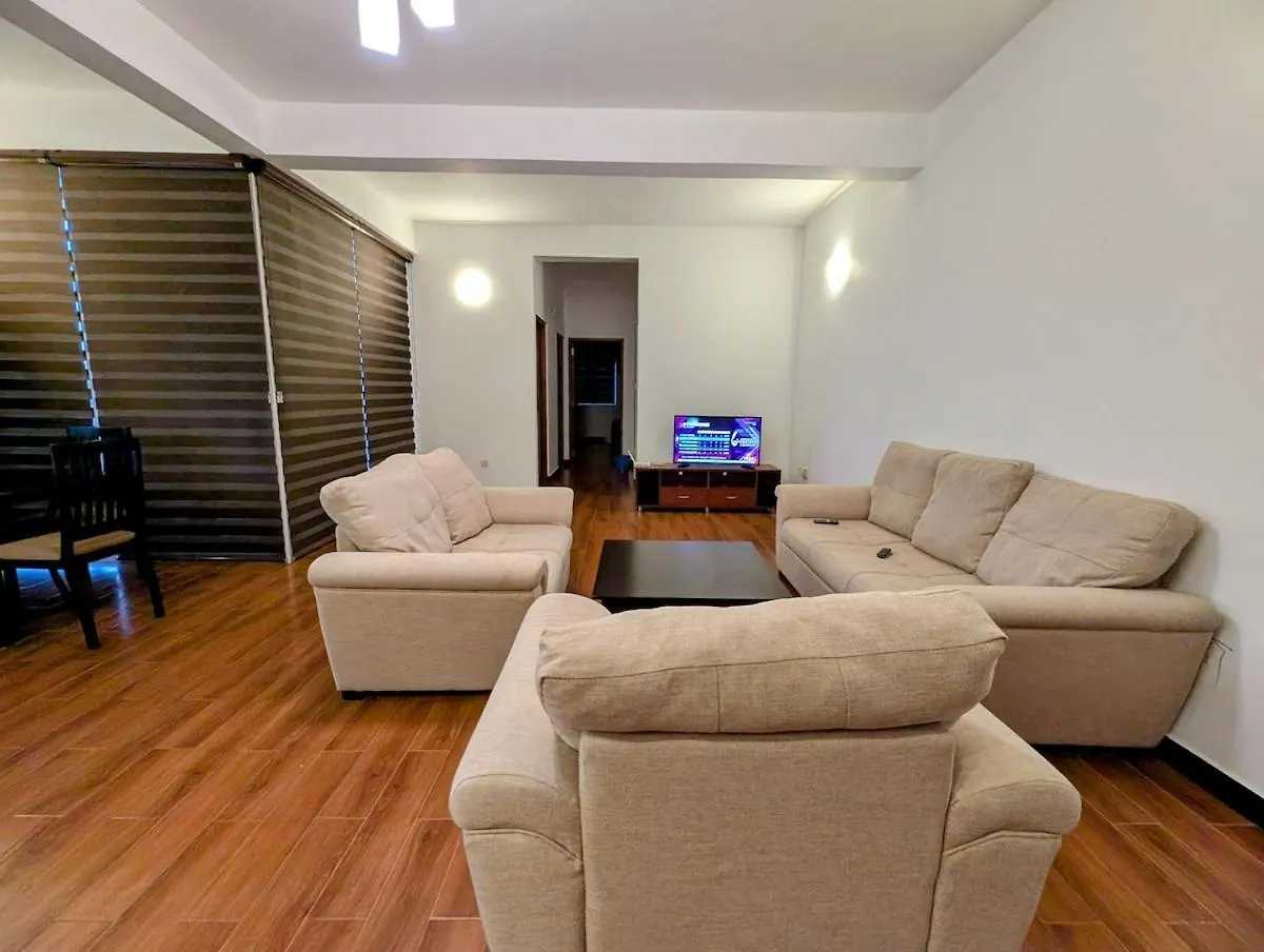Luxury Urban Living 3Br 360Rooftop Pool & Gym Negombo