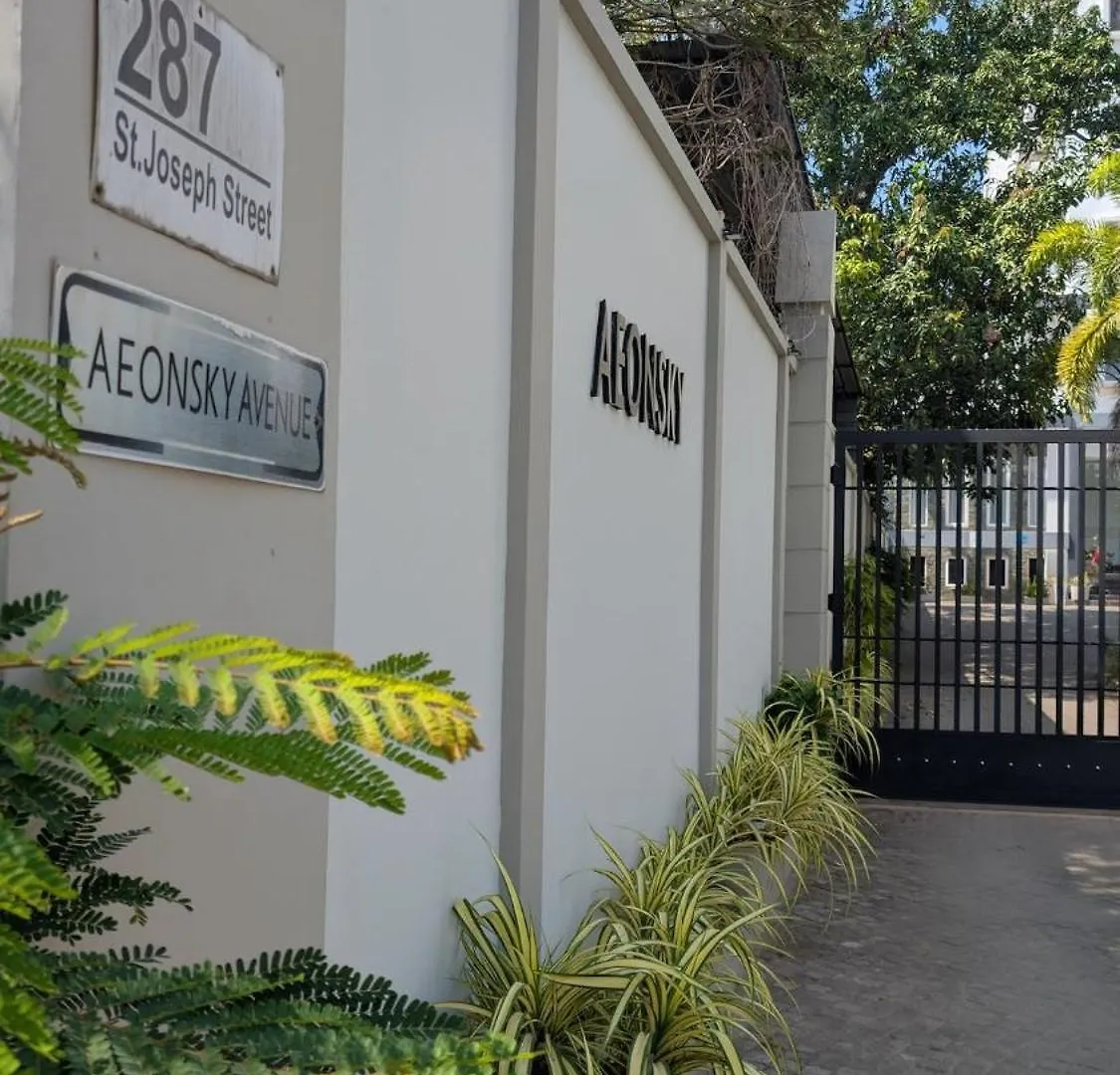 Luxury Urban Living 3Br 360Rooftop Pool & Gym Negombo Apartment