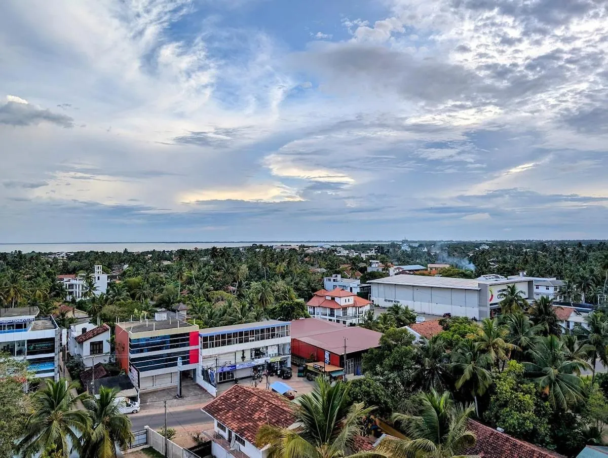 Luxury Urban Living 3Br 360Rooftop Pool & Gym Negombo